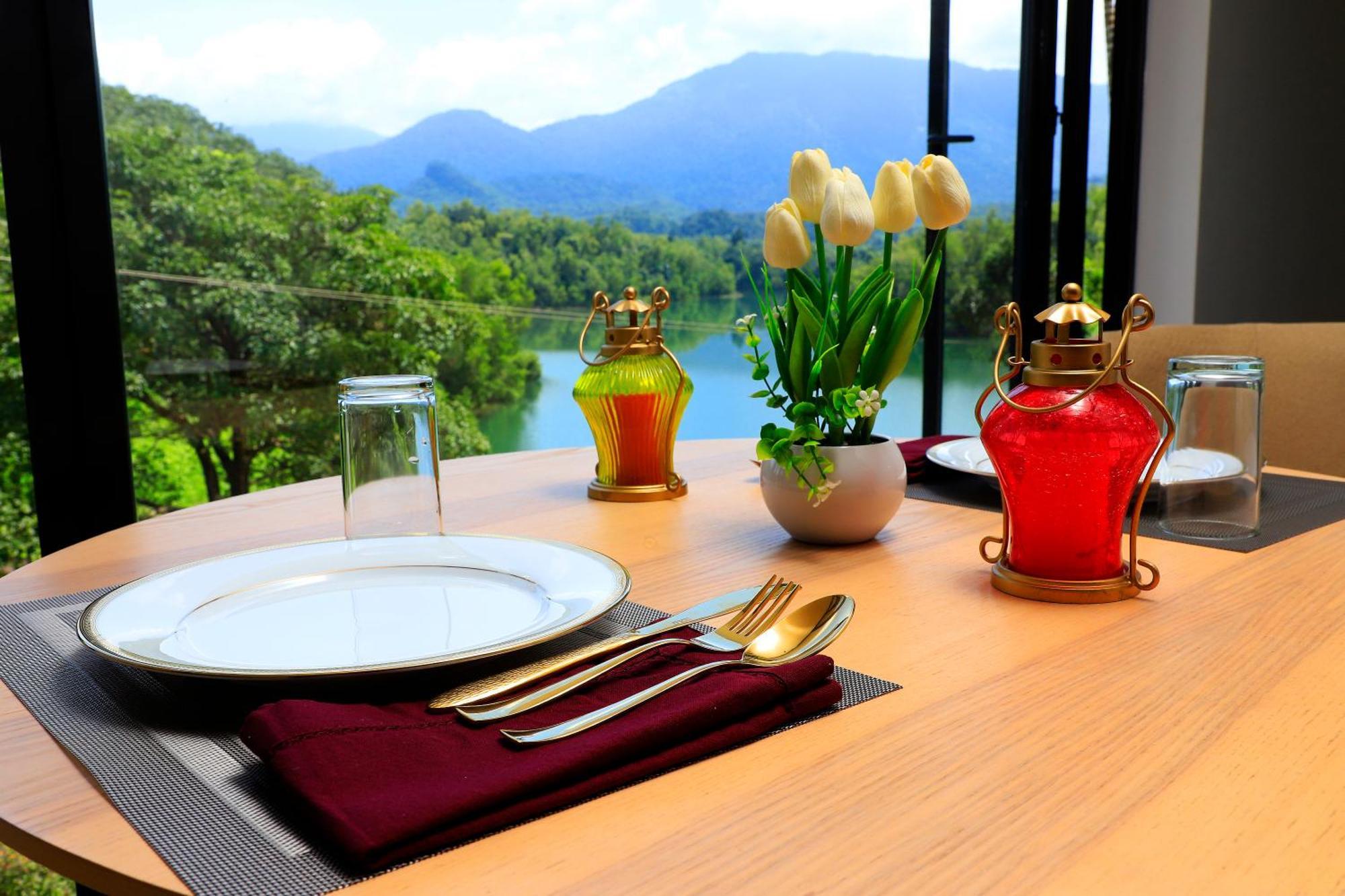 Serene Aqua Hills Kozhikode Hotel Mennanyam Bagian luar foto
