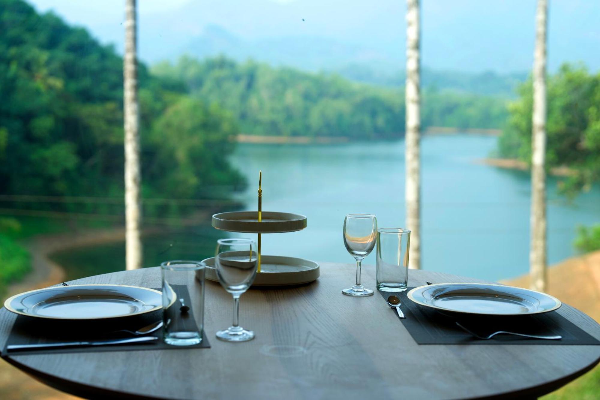 Serene Aqua Hills Kozhikode Hotel Mennanyam Bagian luar foto