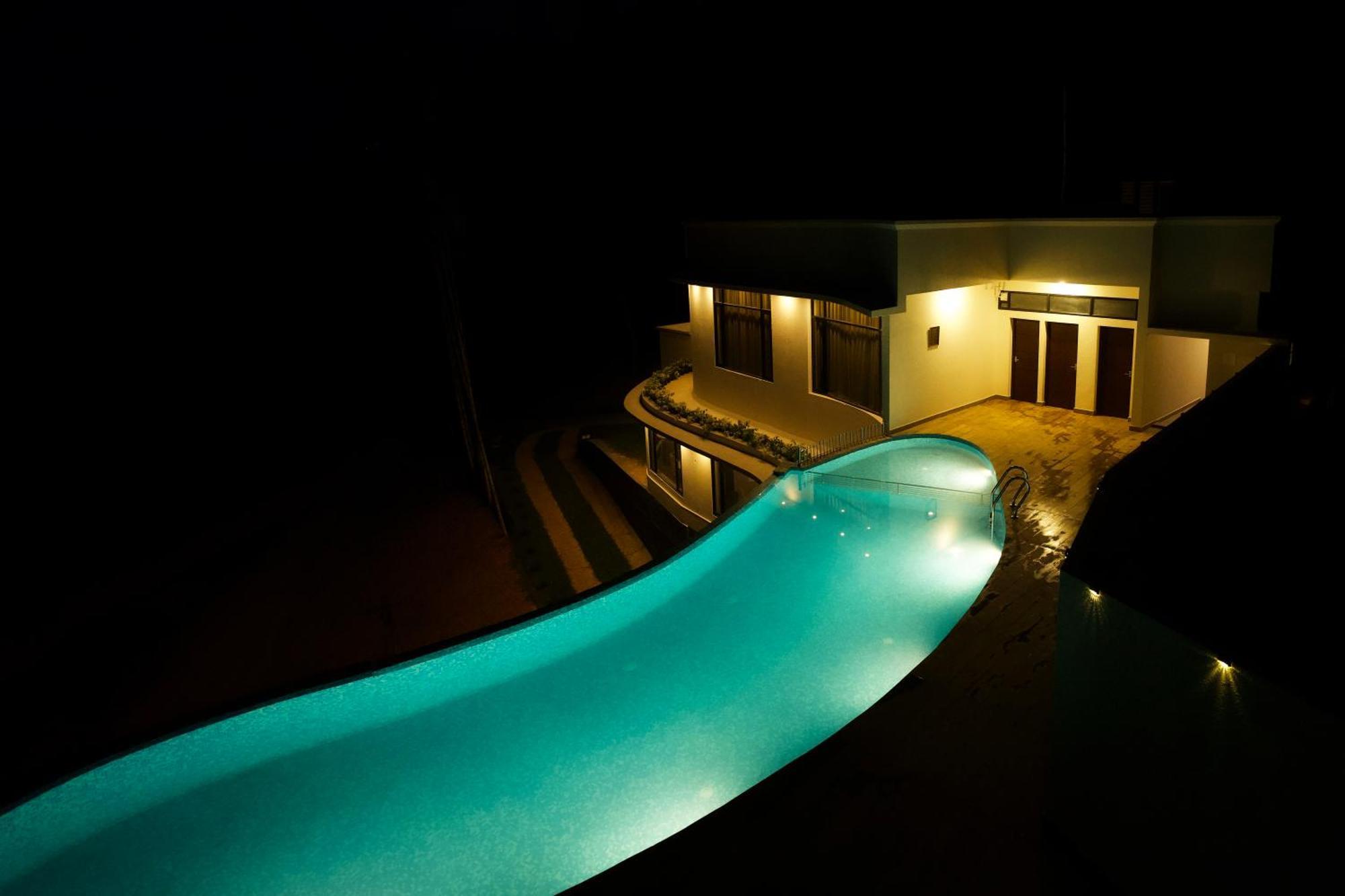 Serene Aqua Hills Kozhikode Hotel Mennanyam Bagian luar foto