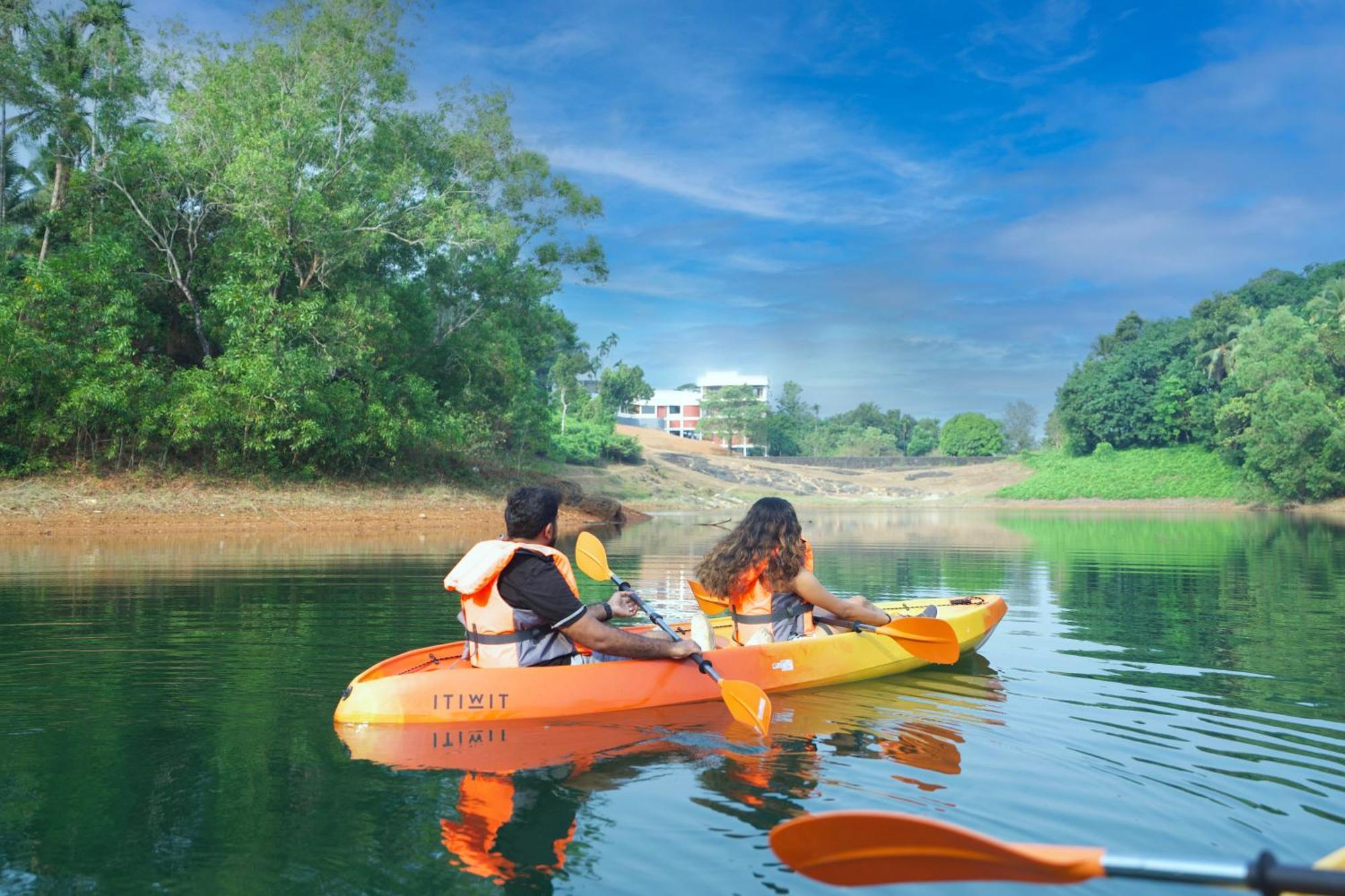 Serene Aqua Hills Kozhikode Hotel Mennanyam Bagian luar foto